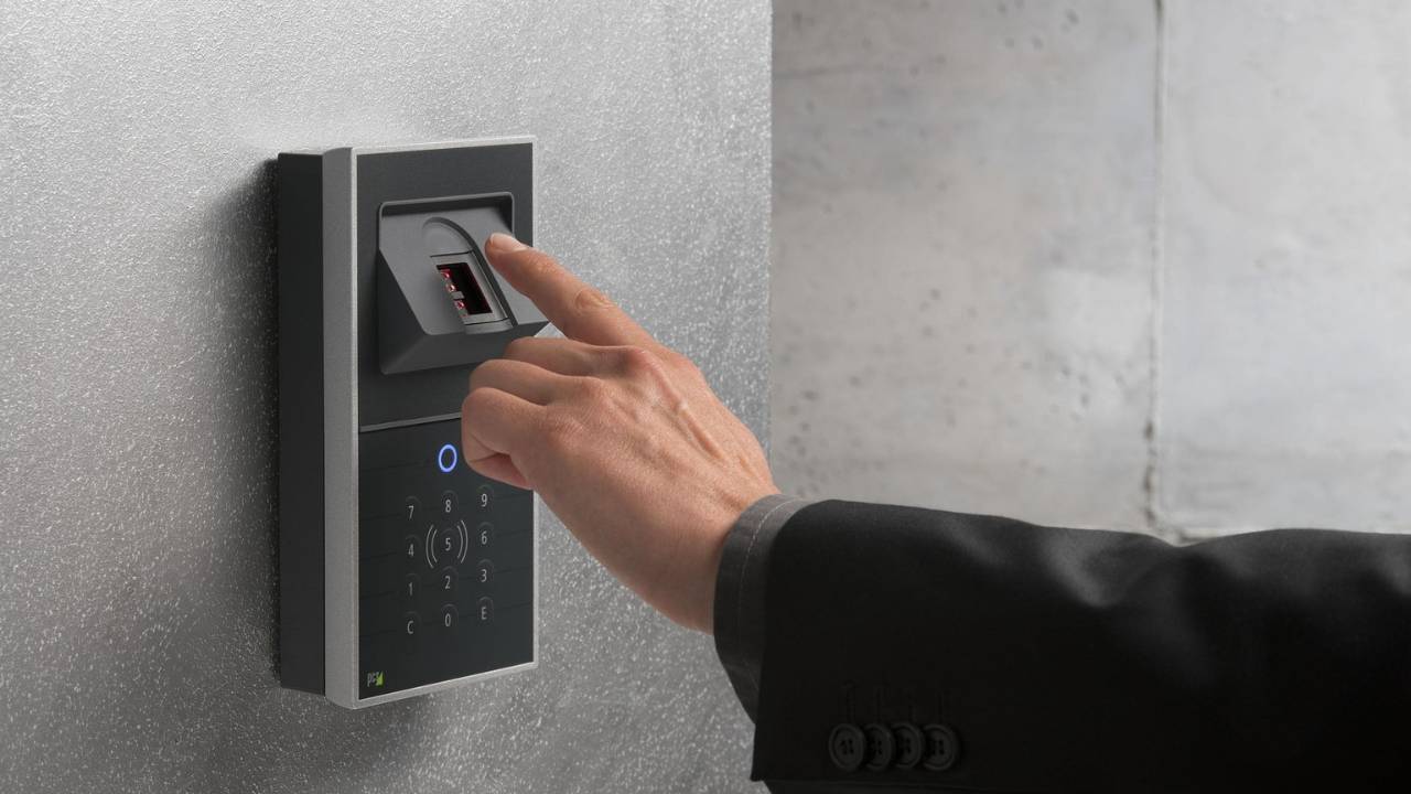 10 key benefits of an automatic door access control system